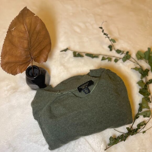 Cashmere Cardigan - Picture 1 of 3